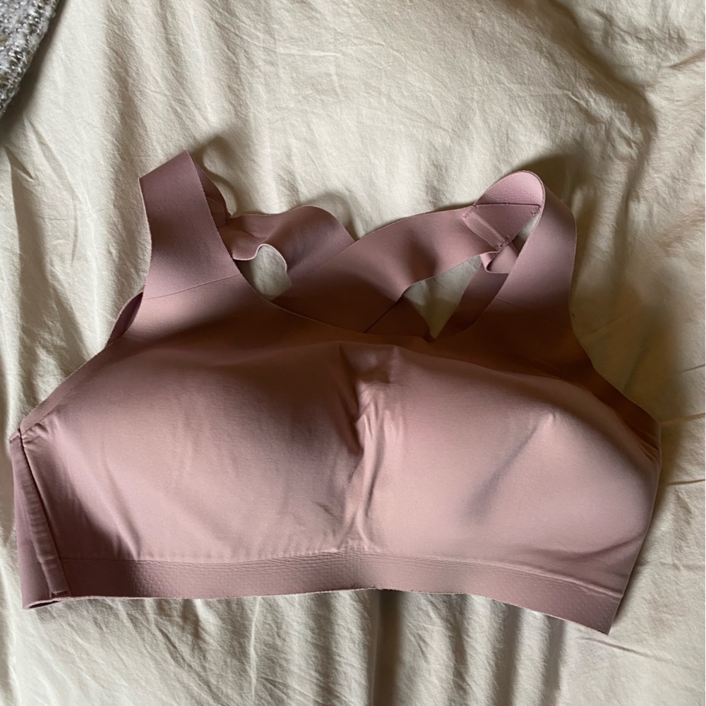 LuluLemon Enlite Sports Bra